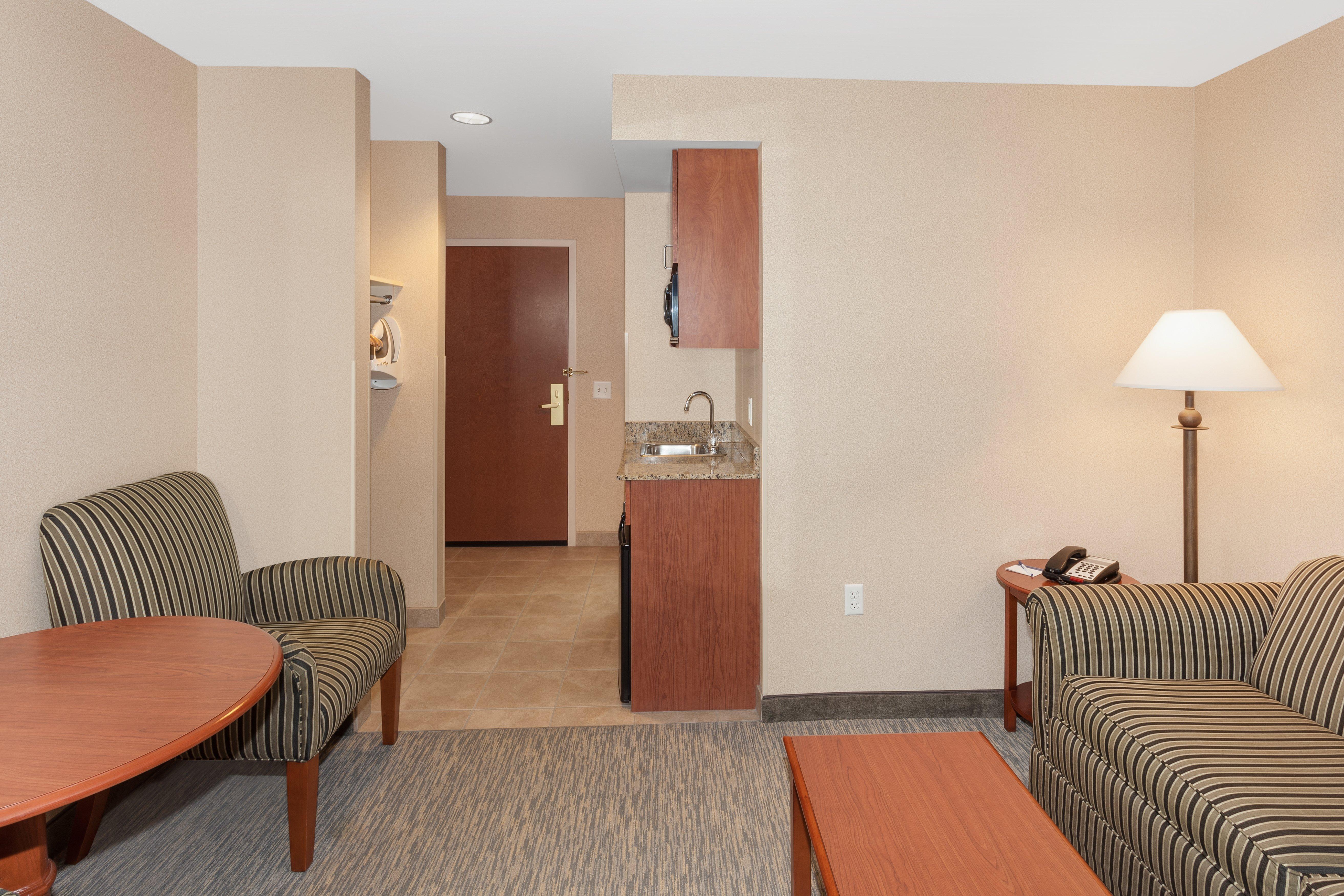 Holiday Inn Express & Suites Tilton By Ihg Εξωτερικό φωτογραφία